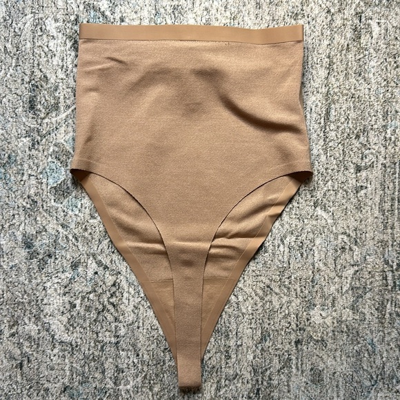 🆕SKIMS Sheer Sculpt High Waisted Thong Sienna XS - Picture 3 of 3